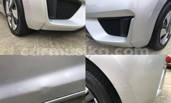 Nunua Ilio tumika Honda Fit Fedha Gari ndani ya Beitbridge nchini Matabeleland Kusini Nunua Ilio tumika Honda Fit Fedha Gari ndani ya Beitbridge nchini Matabeleland Kusini