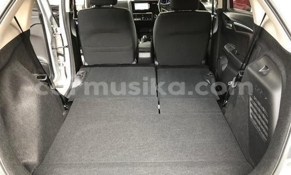 Nunua Ilio tumika Honda Fit Fedha Gari ndani ya Beitbridge nchini Matabeleland Kusini Nunua Ilio tumika Honda Fit Fedha Gari ndani ya Beitbridge nchini Matabeleland Kusini