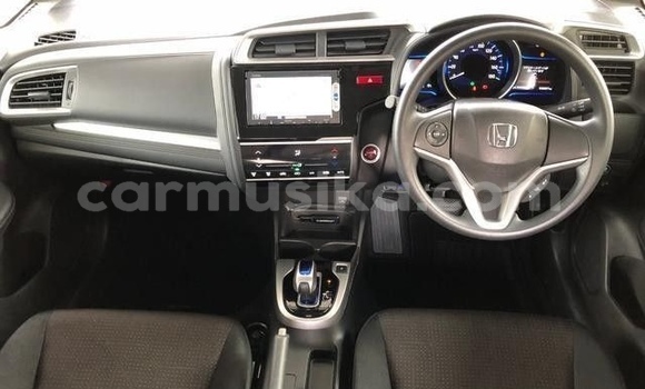 Nunua Ilio tumika Honda Fit Fedha Gari ndani ya Beitbridge nchini Matabeleland Kusini Nunua Ilio tumika Honda Fit Fedha Gari ndani ya Beitbridge nchini Matabeleland Kusini