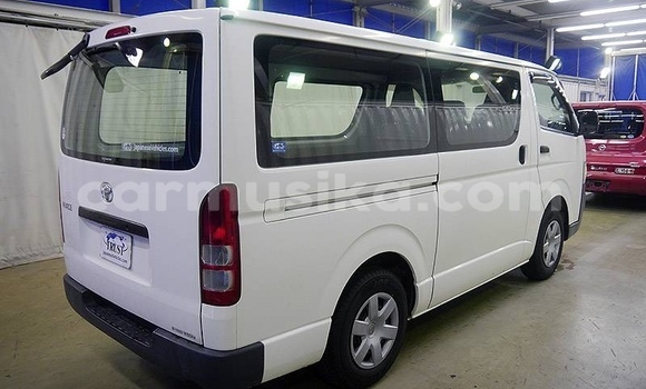 Acheter Occasion Voiture Toyota Hiace Blanc à Beitbridge, Matabeleland South Acheter Occasion Voiture Toyota Hiace Blanc à Beitbridge, Matabeleland South