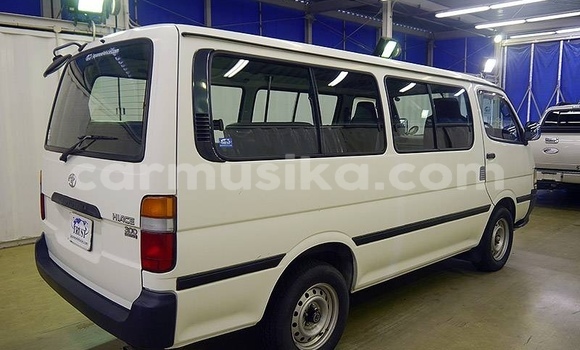 Tenga Tsaru Toyota Harrier Chena Mota in Beitbridge in Matabeleland South Tenga Tsaru Toyota Harrier Chena Mota in Beitbridge in Matabeleland South