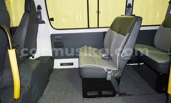 Tenga Tsaru Toyota Harrier Chena Mota in Beitbridge in Matabeleland South Tenga Tsaru Toyota Harrier Chena Mota in Beitbridge in Matabeleland South