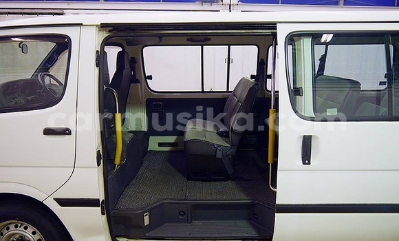 Tenga Tsaru Toyota Harrier Chena Mota in Beitbridge in Matabeleland South Tenga Tsaru Toyota Harrier Chena Mota in Beitbridge in Matabeleland South