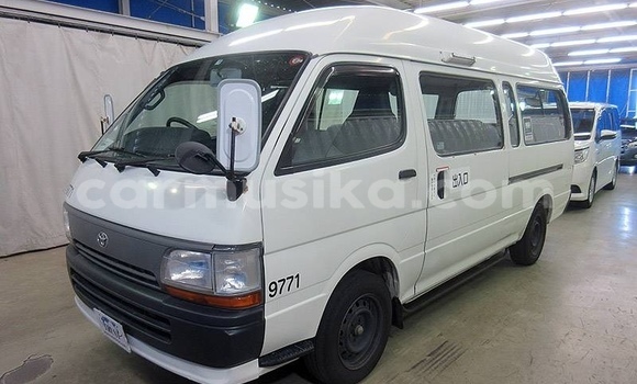 Tenga Tsaru Toyota Hiace Chena Mota in Beitbridge in Matabeleland South