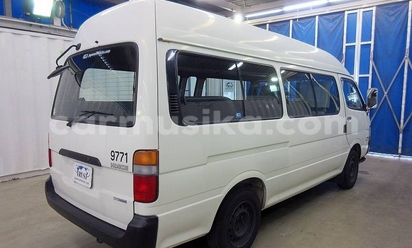 Acheter Occasion Voiture Toyota Hiace Blanc à Beitbridge, Matabeleland South Acheter Occasion Voiture Toyota Hiace Blanc à Beitbridge, Matabeleland South