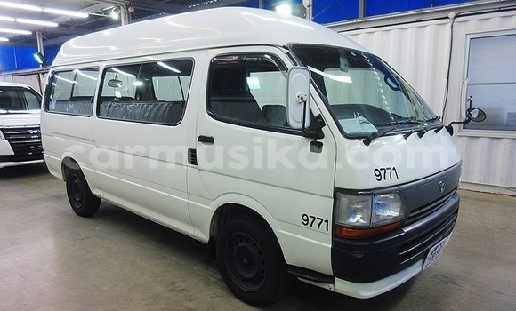 Acheter Occasion Voiture Toyota Hiace Blanc à Beitbridge, Matabeleland South Acheter Occasion Voiture Toyota Hiace Blanc à Beitbridge, Matabeleland South
