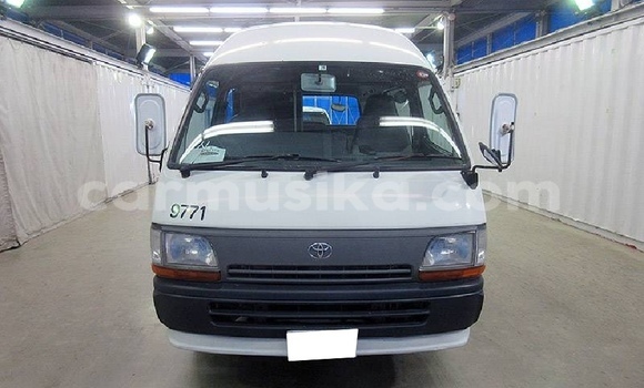 Acheter Occasion Voiture Toyota Hiace Blanc à Beitbridge, Matabeleland South Acheter Occasion Voiture Toyota Hiace Blanc à Beitbridge, Matabeleland South