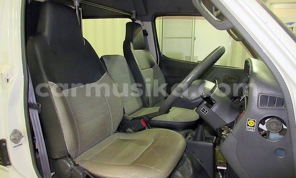 Acheter Occasion Voiture Toyota Hiace Blanc à Beitbridge, Matabeleland South Acheter Occasion Voiture Toyota Hiace Blanc à Beitbridge, Matabeleland South