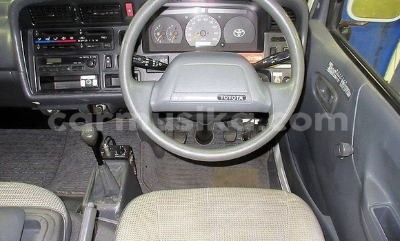 Acheter Occasion Voiture Toyota Hiace Blanc à Beitbridge, Matabeleland South Acheter Occasion Voiture Toyota Hiace Blanc à Beitbridge, Matabeleland South