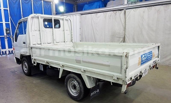 Acheter Occasion Voiture Toyota Hiace Blanc à Beitbridge, Matabeleland South Acheter Occasion Voiture Toyota Hiace Blanc à Beitbridge, Matabeleland South