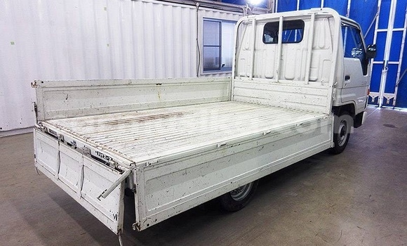 Acheter Occasion Voiture Toyota Hiace Blanc à Beitbridge, Matabeleland South Acheter Occasion Voiture Toyota Hiace Blanc à Beitbridge, Matabeleland South