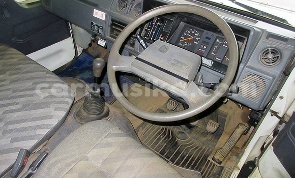 Acheter Occasion Voiture Toyota Hiace Blanc à Beitbridge, Matabeleland South Acheter Occasion Voiture Toyota Hiace Blanc à Beitbridge, Matabeleland South