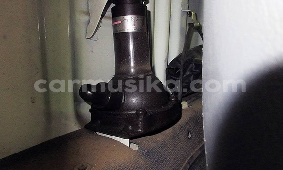 Acheter Occasion Voiture Toyota Hiace Blanc à Beitbridge, Matabeleland South Acheter Occasion Voiture Toyota Hiace Blanc à Beitbridge, Matabeleland South