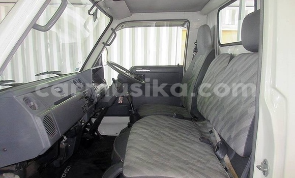 Acheter Occasion Voiture Toyota Hiace Blanc à Beitbridge, Matabeleland South Acheter Occasion Voiture Toyota Hiace Blanc à Beitbridge, Matabeleland South