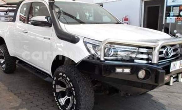 Buy Used Toyota Hilux White Car in Beitbridge in Matabeleland South Buy Used Toyota Hilux White Car in Beitbridge in Matabeleland South