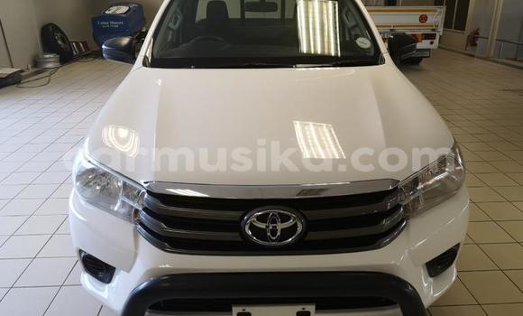Nunua Ilio tumika Toyota Hilux Nyeupe Gari ndani ya Harare nchini Harare