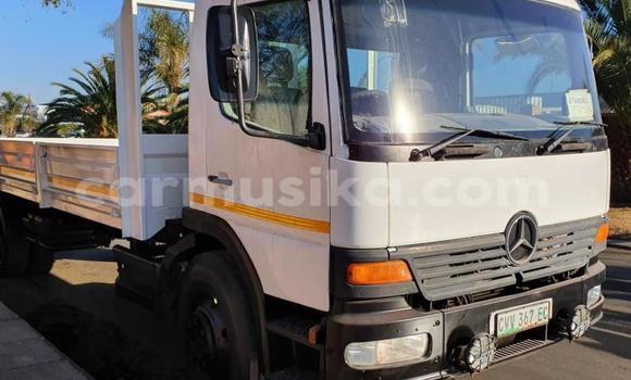 Tenga Tsaru Mercedes‒Benz Atego Chena Rori in Beitbridge in Matabeleland South Tenga Tsaru Mercedes‒Benz Atego Chena Rori in Beitbridge in Matabeleland South