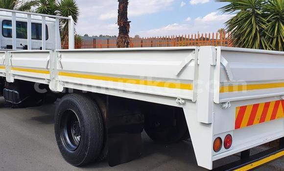 Tenga Tsaru Mercedes‒Benz Atego Chena Rori in Beitbridge in Matabeleland South Tenga Tsaru Mercedes‒Benz Atego Chena Rori in Beitbridge in Matabeleland South