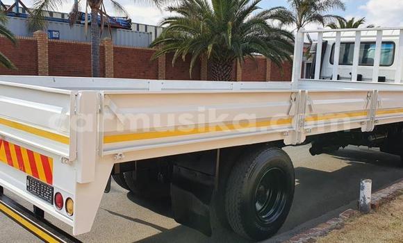 Tenga Tsaru Mercedes‒Benz Atego Chena Rori in Beitbridge in Matabeleland South Tenga Tsaru Mercedes‒Benz Atego Chena Rori in Beitbridge in Matabeleland South