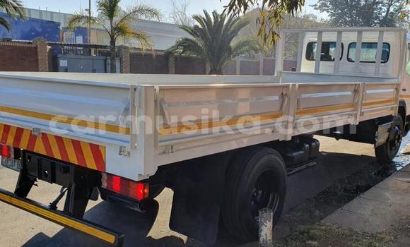 Tenga Tsaru Mercedes‒Benz Atego Chena Rori in Beitbridge in Matabeleland South Tenga Tsaru Mercedes‒Benz Atego Chena Rori in Beitbridge in Matabeleland South