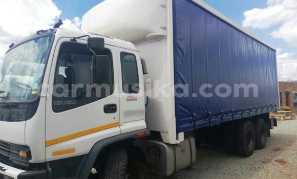 Acheter Occasion Utilitaire Isuzu FTR 850 Blanc à Beitbridge, Matabeleland South Acheter Occasion Utilitaire Isuzu FTR 850 Blanc à Beitbridge, Matabeleland South