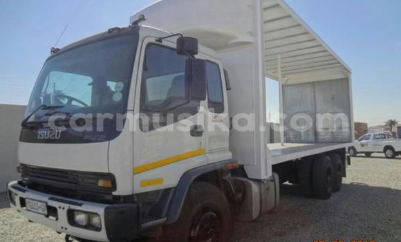Acheter Occasion Utilitaire Isuzu FTR 850 Blanc à Beitbridge, Matabeleland South Acheter Occasion Utilitaire Isuzu FTR 850 Blanc à Beitbridge, Matabeleland South