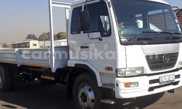 Acheter Occasion Utilitaire Nissan UD Blanc à Beitbridge, Matabeleland South Acheter Occasion Utilitaire Nissan UD Blanc à Beitbridge, Matabeleland South