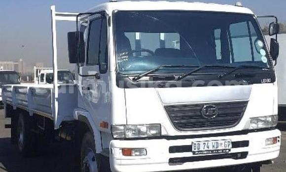Acheter Occasion Utilitaire Nissan UD Blanc à Beitbridge, Matabeleland South Acheter Occasion Utilitaire Nissan UD Blanc à Beitbridge, Matabeleland South