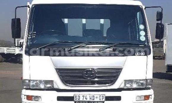 Acheter Occasion Utilitaire Nissan UD Blanc à Beitbridge, Matabeleland South Acheter Occasion Utilitaire Nissan UD Blanc à Beitbridge, Matabeleland South