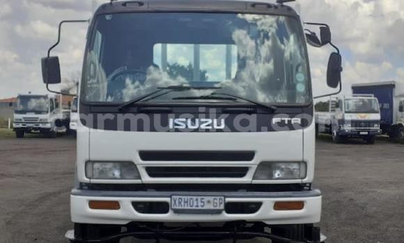 Tenga Tsaru Isuzu Elf Chena Rori in Beitbridge in Matabeleland South Tenga Tsaru Isuzu Elf Chena Rori in Beitbridge in Matabeleland South