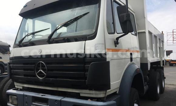 Buy Used Mercedes‒Benz Tipper White Truck in Beitbridge in Matabeleland South