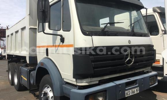 Tenga Tsaru Mercedes‒Benz Tipper Chena Rori in Beitbridge in Matabeleland South Tenga Tsaru Mercedes‒Benz Tipper Chena Rori in Beitbridge in Matabeleland South