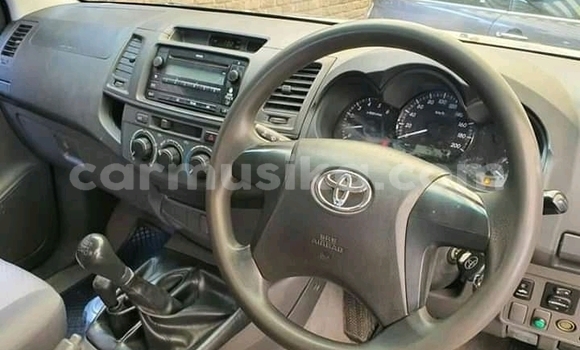 Acheter Occasion Voiture Toyota Hilux Blanc à Beitbridge, Matabeleland South Acheter Occasion Voiture Toyota Hilux Blanc à Beitbridge, Matabeleland South