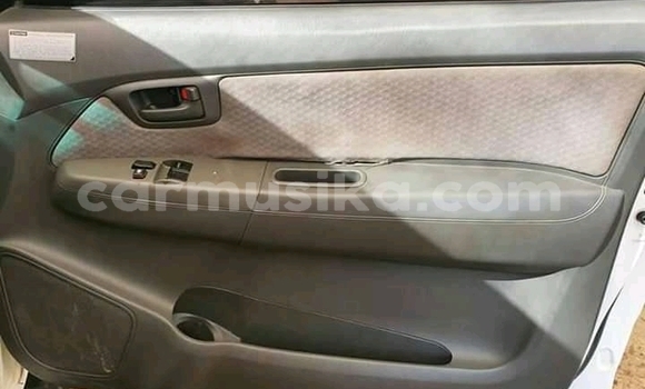Acheter Occasion Voiture Toyota Hilux Blanc à Beitbridge, Matabeleland South Acheter Occasion Voiture Toyota Hilux Blanc à Beitbridge, Matabeleland South