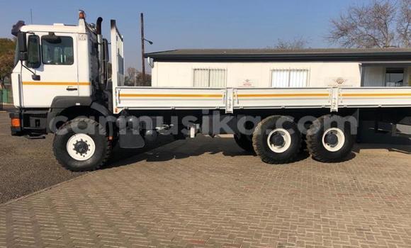Buy Used Man D20 White Truck in Beitbridge in Matabeleland South Buy Used Man D20 White Truck in Beitbridge in Matabeleland South