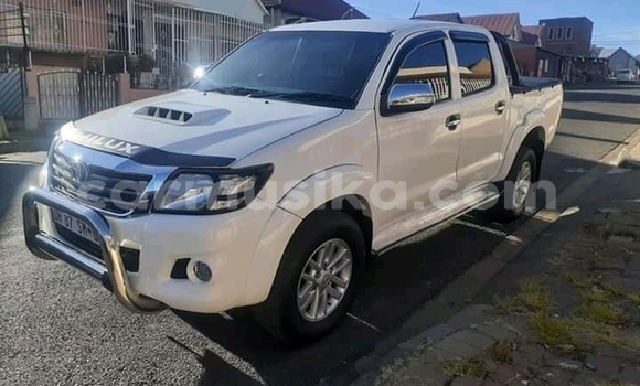 Buy Used Toyota Hilux White Car in Beitbridge in Matabeleland South Buy Used Toyota Hilux White Car in Beitbridge in Matabeleland South