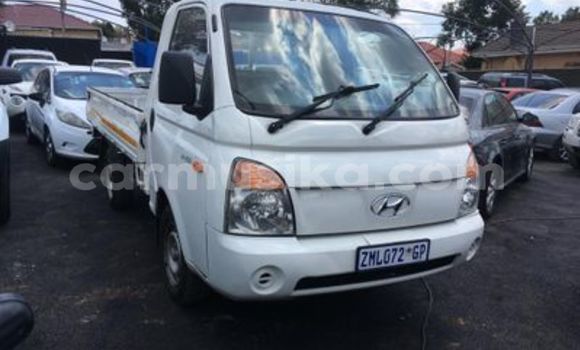 Buy Used Hyundai H1 White Car in Harare in Harare