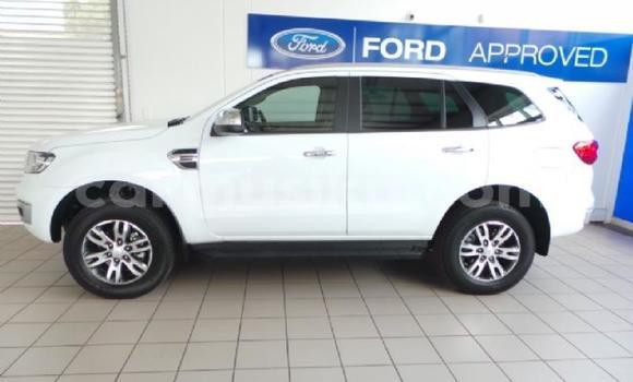 Tenga Tsaru Ford Everest Chena Mota in Beitbridge in Matabeleland South Tenga Tsaru Ford Everest Chena Mota in Beitbridge in Matabeleland South
