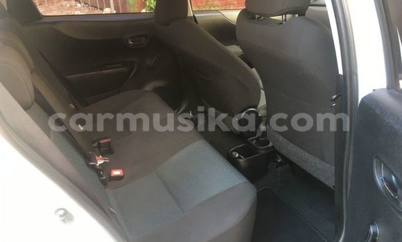 Nunua Ilio tumika Toyota Yaris Nyeupe Gari ndani ya Beitbridge nchini Matabeleland Kusini Nunua Ilio tumika Toyota Yaris Nyeupe Gari ndani ya Beitbridge nchini Matabeleland Kusini