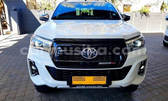 Tenga Tsaru Toyota Hilux Chena Mota in Beitbridge in Matabeleland South Tenga Tsaru Toyota Hilux Chena Mota in Beitbridge in Matabeleland South