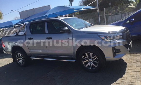 Nunua Ilio tumika Toyota Hilux Fedha Gari ndani ya Beitbridge nchini Matabeleland Kusini