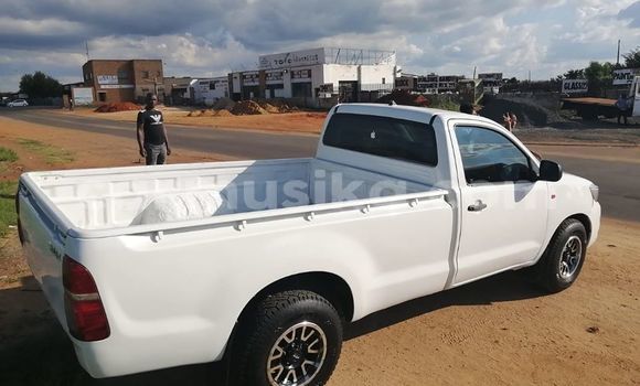 Acheter Occasion Voiture Toyota Hilux Blanc à Beitbridge, Matabeleland South Acheter Occasion Voiture Toyota Hilux Blanc à Beitbridge, Matabeleland South