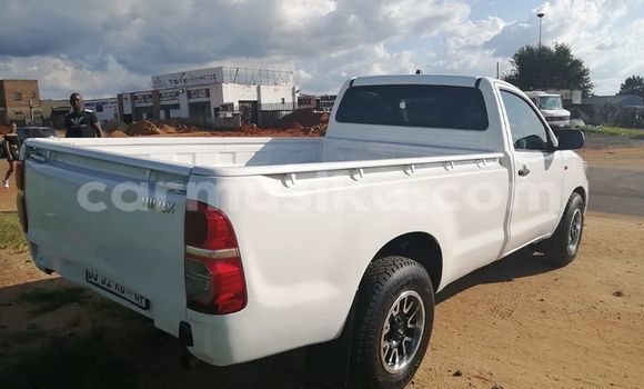 Acheter Occasion Voiture Toyota Hilux Blanc à Beitbridge, Matabeleland South Acheter Occasion Voiture Toyota Hilux Blanc à Beitbridge, Matabeleland South