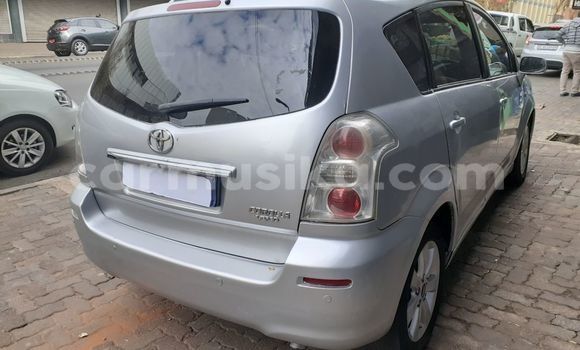 Buy Used Toyota Verso Silver Car in Beitbridge in Matabeleland South