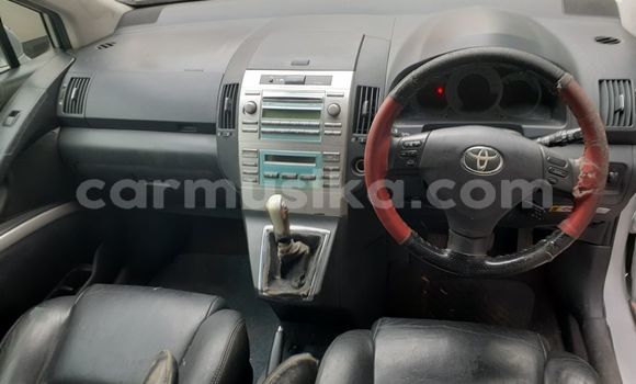 Nunua Ilio tumika Toyota Verso Fedha Gari ndani ya Beitbridge nchini Matabeleland Kusini Nunua Ilio tumika Toyota Verso Fedha Gari ndani ya Beitbridge nchini Matabeleland Kusini