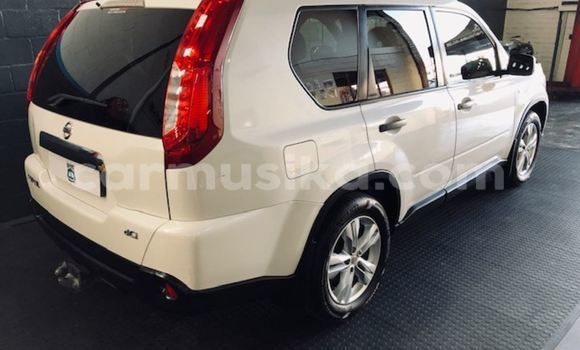 Nunua Ilio tumika Nissan X–Trail Nyeupe Gari ndani ya Beitbridge nchini Matabeleland Kusini Nunua Ilio tumika Nissan X–Trail Nyeupe Gari ndani ya Beitbridge nchini Matabeleland Kusini