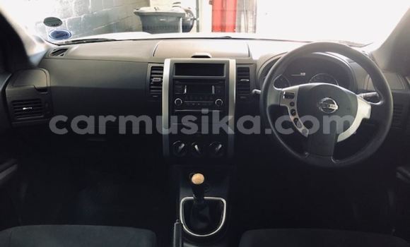 Nunua Ilio tumika Nissan X–Trail Nyeupe Gari ndani ya Beitbridge nchini Matabeleland Kusini Nunua Ilio tumika Nissan X–Trail Nyeupe Gari ndani ya Beitbridge nchini Matabeleland Kusini