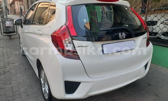 Nunua Ilio tumika Honda Jazz Nyeupe Gari ndani ya Beitbridge nchini Matabeleland Kusini Nunua Ilio tumika Honda Jazz Nyeupe Gari ndani ya Beitbridge nchini Matabeleland Kusini