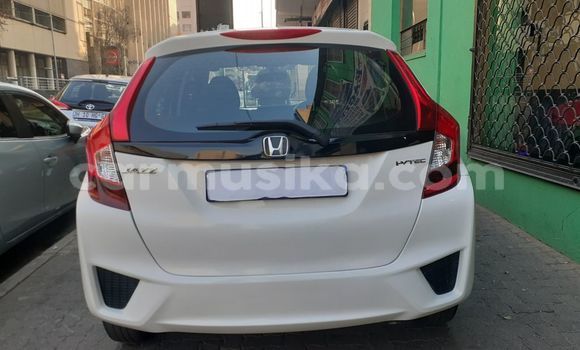 Nunua Ilio tumika Honda Jazz Nyeupe Gari ndani ya Beitbridge nchini Matabeleland Kusini Nunua Ilio tumika Honda Jazz Nyeupe Gari ndani ya Beitbridge nchini Matabeleland Kusini