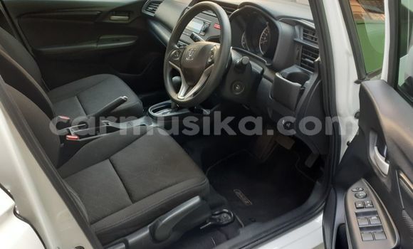 Nunua Ilio tumika Honda Jazz Nyeupe Gari ndani ya Beitbridge nchini Matabeleland Kusini Nunua Ilio tumika Honda Jazz Nyeupe Gari ndani ya Beitbridge nchini Matabeleland Kusini